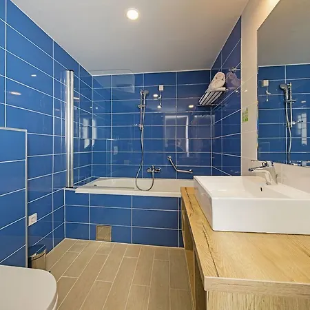 Aminess Planet Homes Port9 假日公园