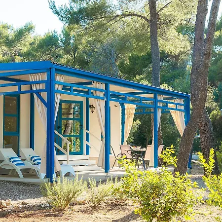 Aminess Planet Port9 Homes 3* Korčula
