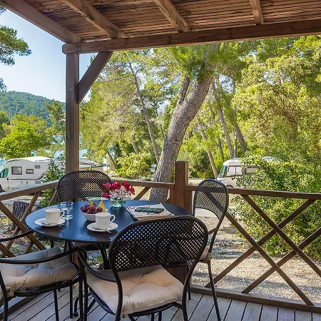 Aminess Planet Port9 Homes 3* Korčula