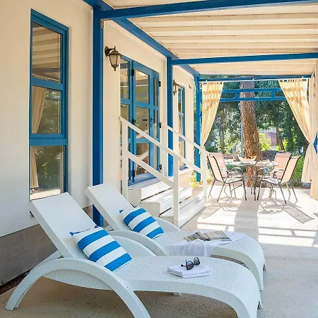 Aminess Planet Port9 Homes 코츌라