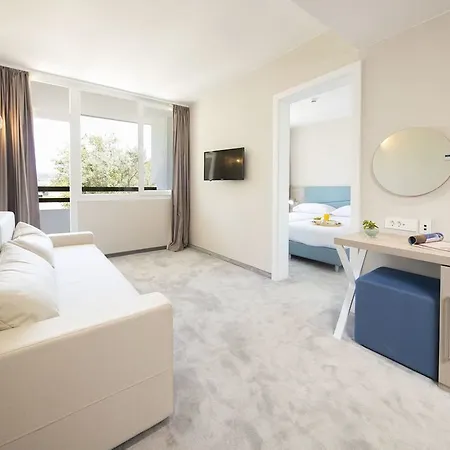 Aminess Planet Port9 Homes 코츌라